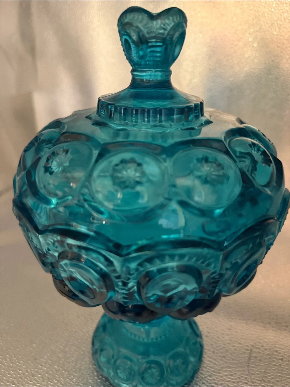 Vintage moon &star pattern circular depression and embossed stemmed pedestal - Picture 2 of 16